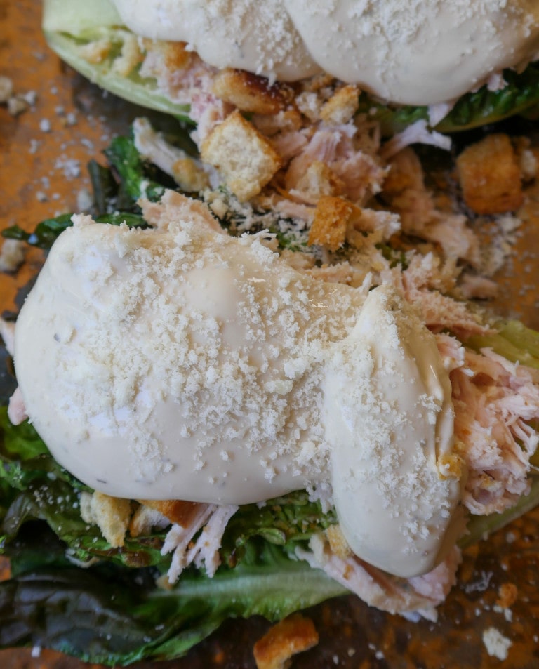 Ensalada César con pollo